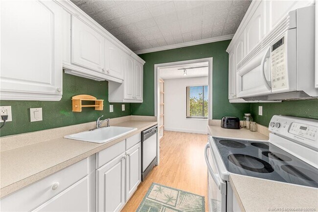 Photo - 5393 SE Miles Grant Rd Unit 207