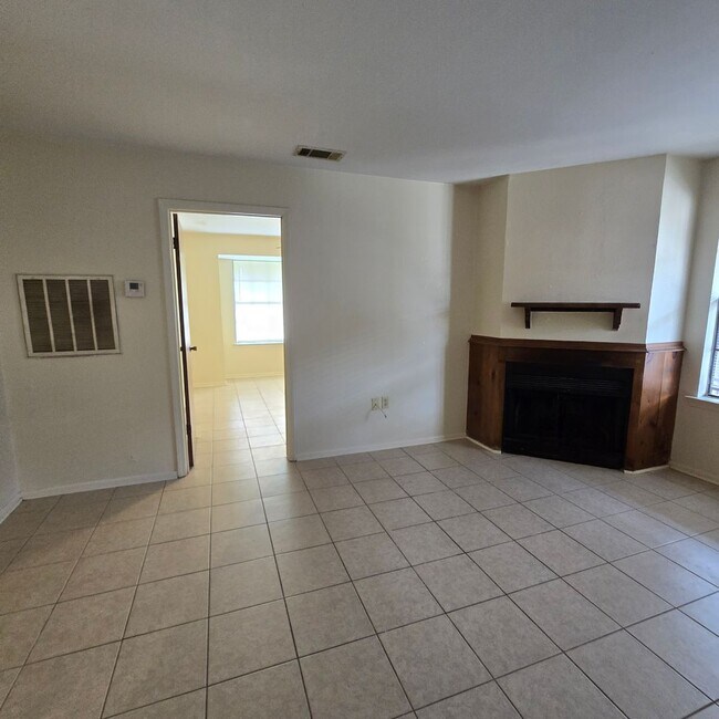 8556 Leake Ave Unit D