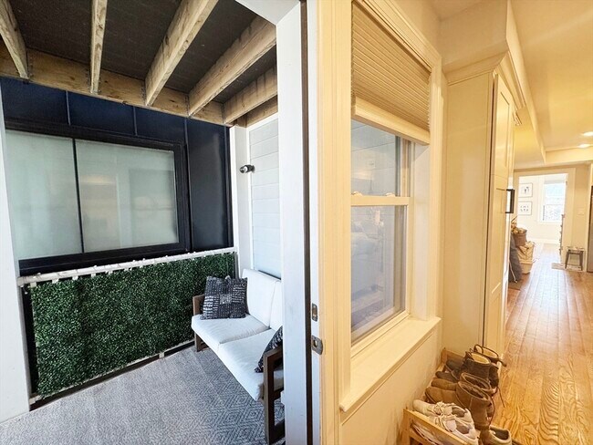 Photo - 276 Sumner St Unit 2