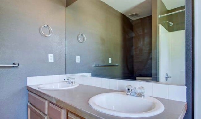 Photo - 221 Green Teal Dr