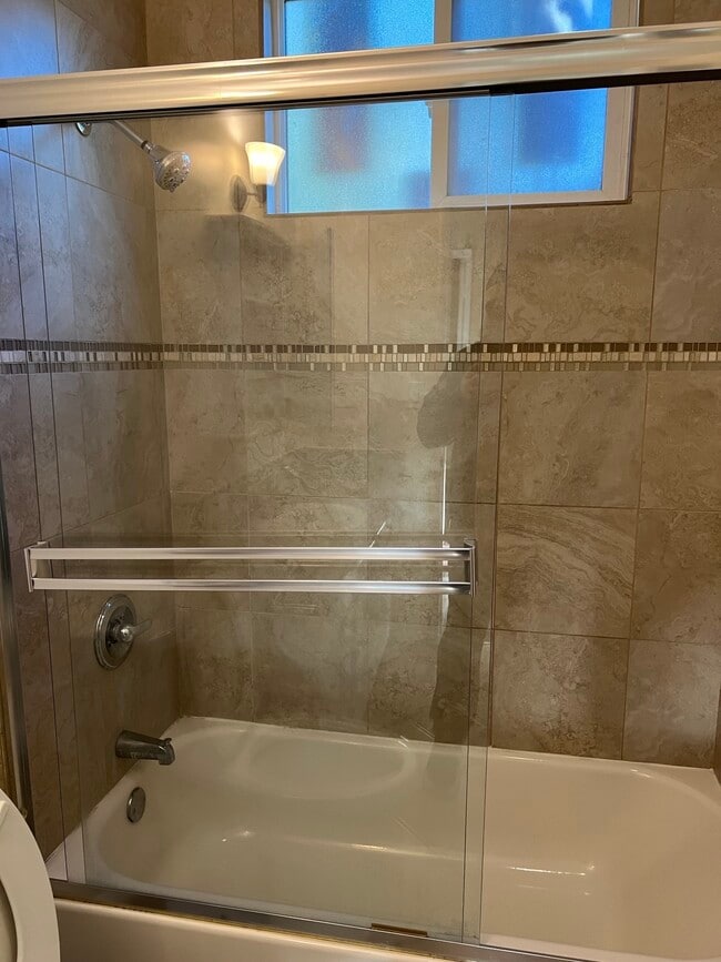 Photo - 522-528 N Alexandria Ave