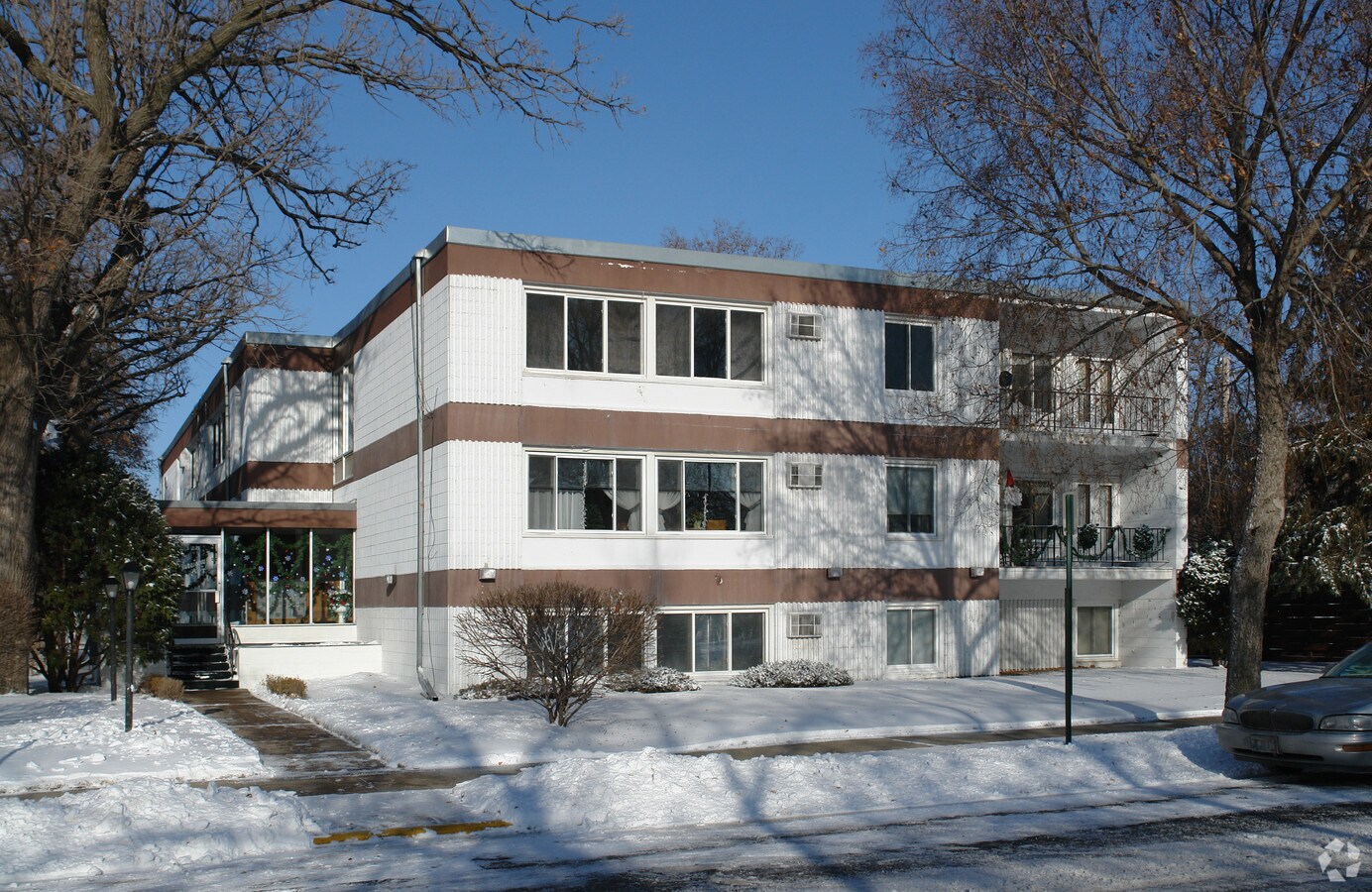 Harrison Apartments - Harrison Apartments