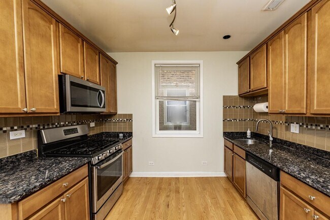 Photo - 2 bedroom in Chicago IL 60640 Unidad 1W
