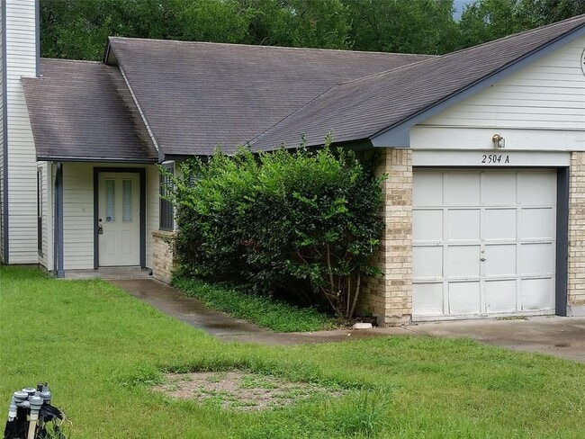 Building Photo - 2504 Howellwood Wy