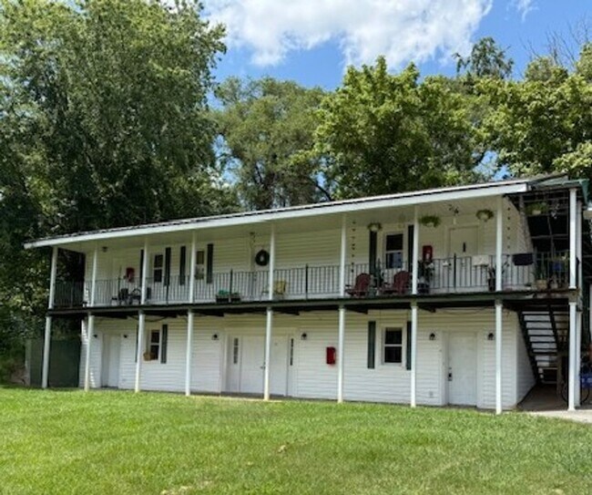 Whispering Hills - Whispering Hills Unit Apartment 6