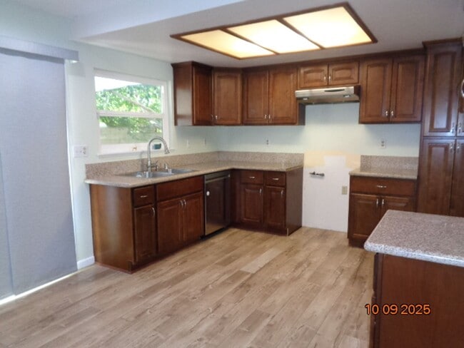 Photo - Modernized One Story Harris Home with Ingr...