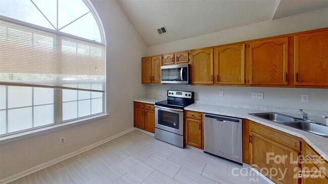 Photo - 8327 Southgate Commons Dr