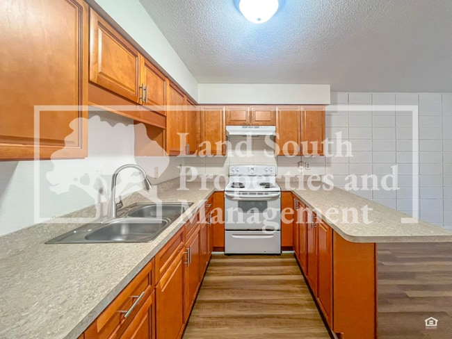 Photo - 817 W Carole St