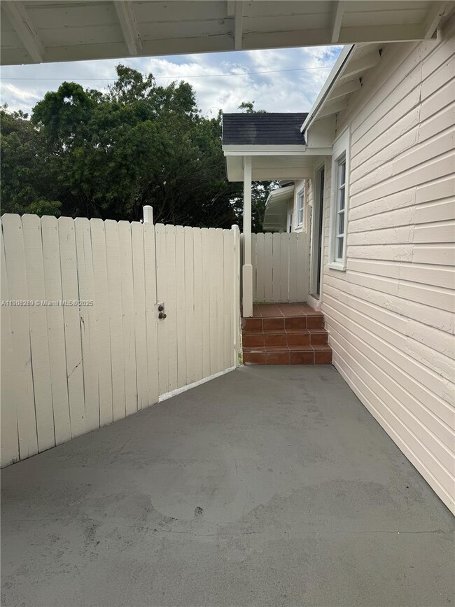 Photo - 8242 SW 43rd Terrace