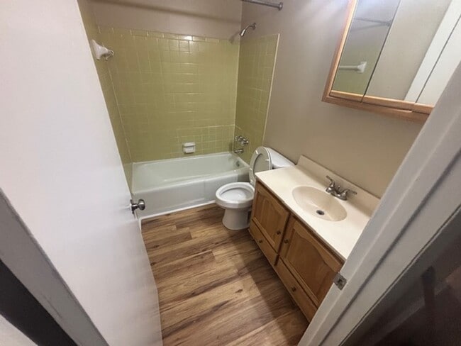 Photo - Knoxville 37915 - 4 bedroom 2 bath - call Howard Grower 865-705-0969