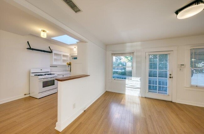 Pictures of Unit A (Same Size etc.) - 3008 3rd St Unit B