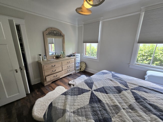 Photo - 1122 Dante St