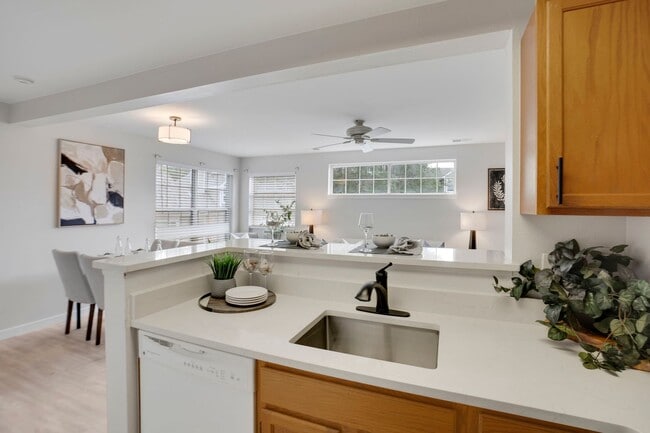 Photo - Charming 2 bed 1 bath Condo in Centennial! Unit B6