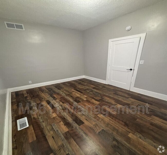 Building Photo - 1108 Charleston St Rental