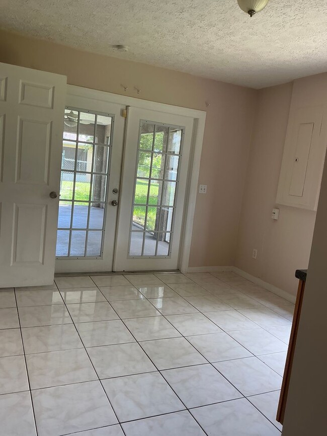 Photo - East of U.S.One 4 bedroom 3 bath