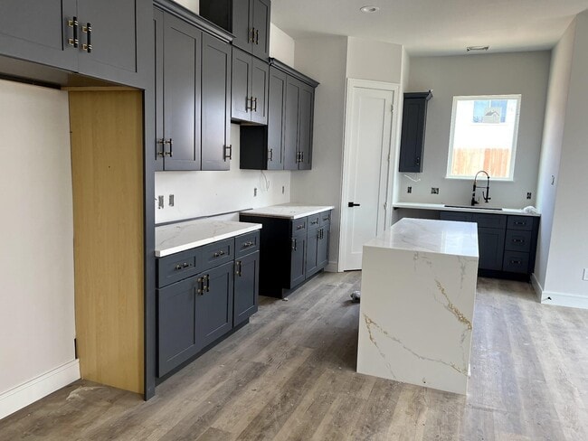 Photo - 6407 Sidney St