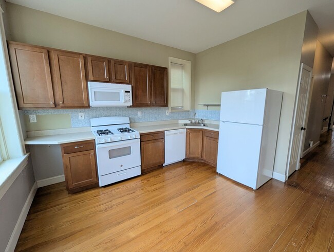 Building Photo - 3524 Juniata St Unit 2F Rental