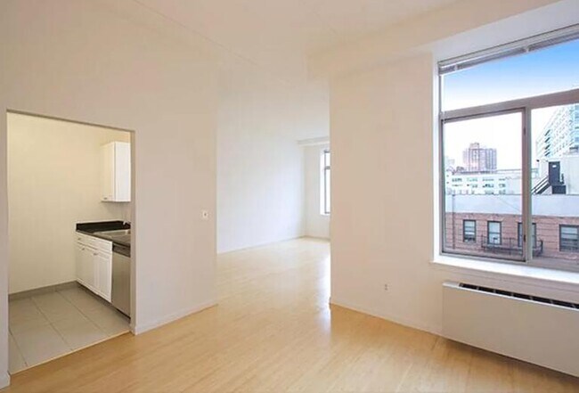 Photo - 1952 First Avenue Unidad 609