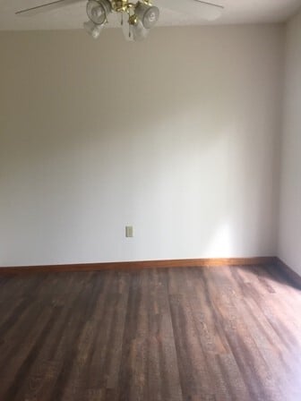 Photo - 760 Village Dr