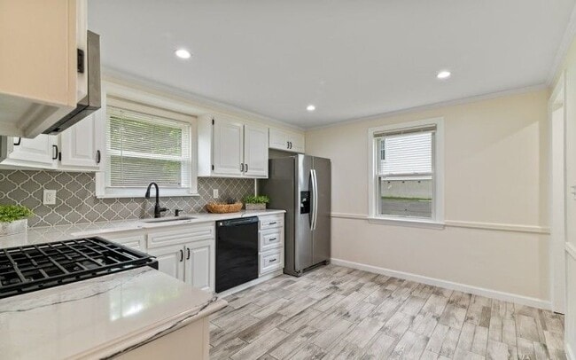 Photo - 30 Meisel Ave