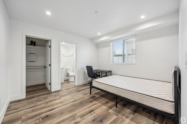 Photo - 1377 W 36th Pl