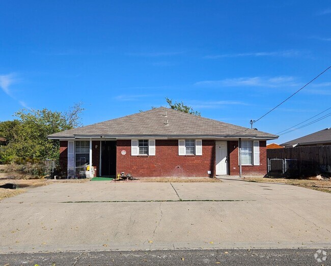 Building Photo - 311 E Avenue A Unit B Rental