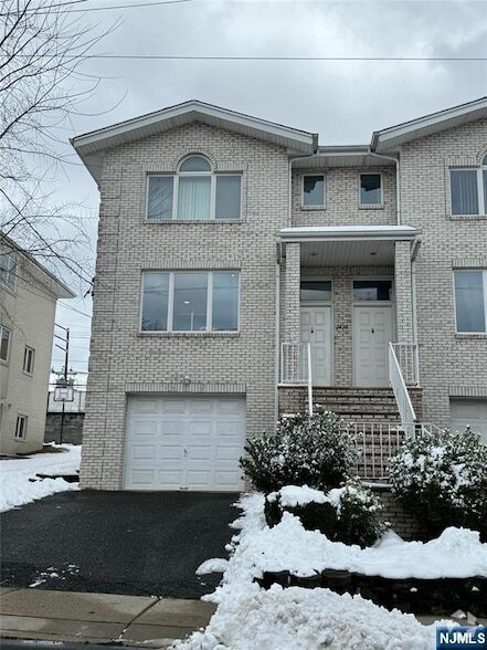 Building Photo - 2436 3rd St Rental