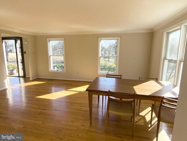 Photo - 9701 Georgetown Pike