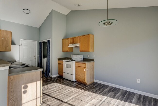 Photo - 6 Spruce Dr