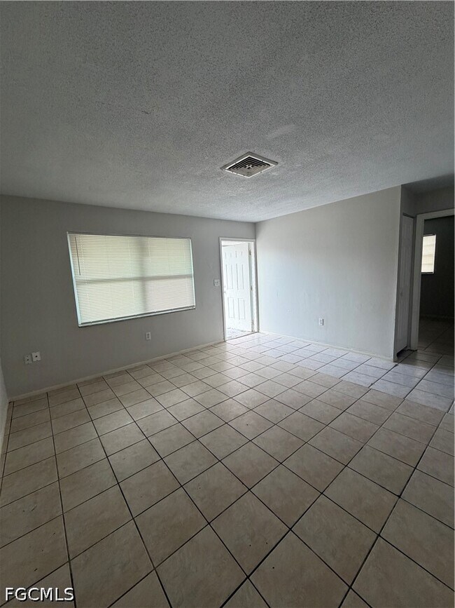 Photo - 5517 Sixth Ave