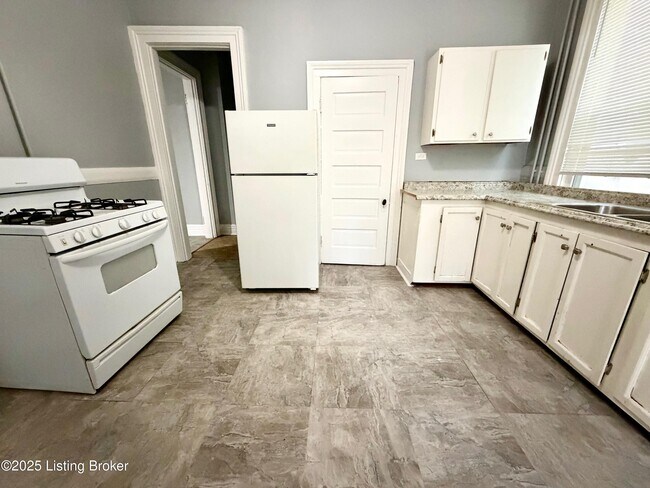 Photo - 3755 Southern Pkwy Unit 1