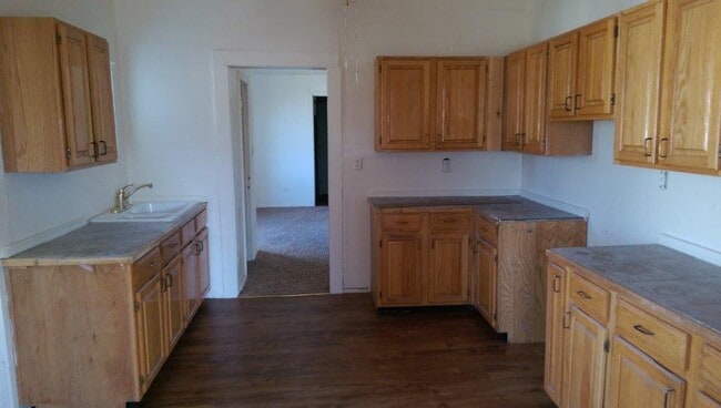 2 bed 1 bath home for rent near 59th betwe... - 2 bed 1 bath home for rent near 59th betwe...