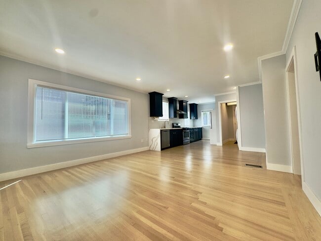 Building Photo - 161 Perry Pl Rental