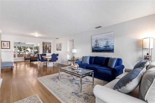 Photo - 7915 SW 23rd St