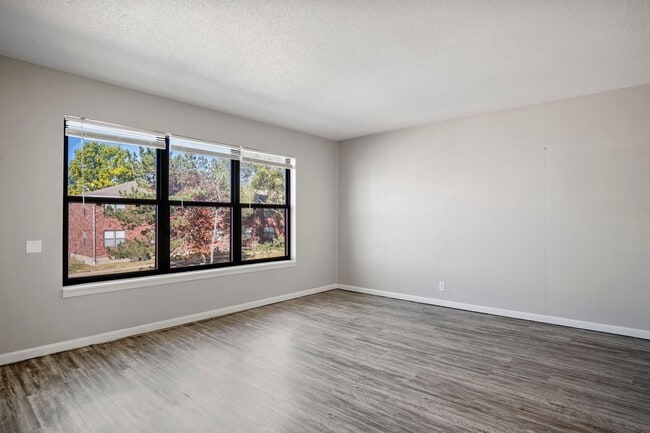 Photo - Hillside Apartments