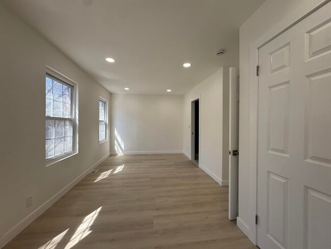 Photo - 222 Christopher Columbus Dr