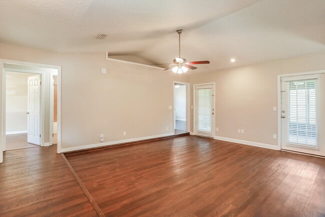 Photo - 1855 Sherwood Dr