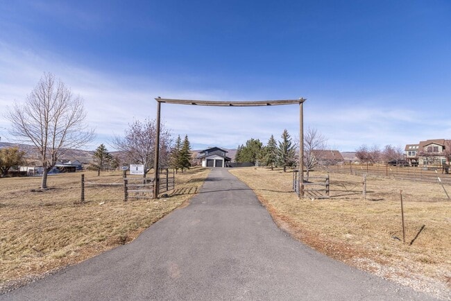 Photo - SILVER CREEK HORSE PROPERTY