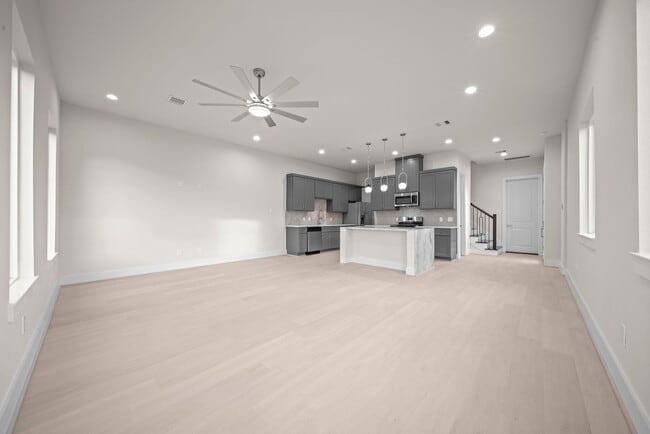 Photo - 4525 Davenport St
