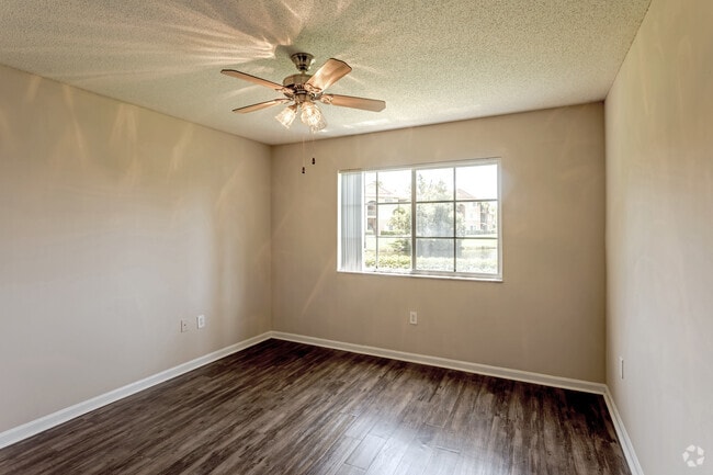 2BR,2BA - 1,065 SF