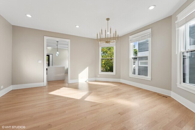Photo - 2008 Schiller Ave