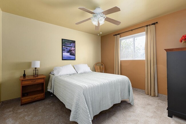 Photo - 1306 W 11th St