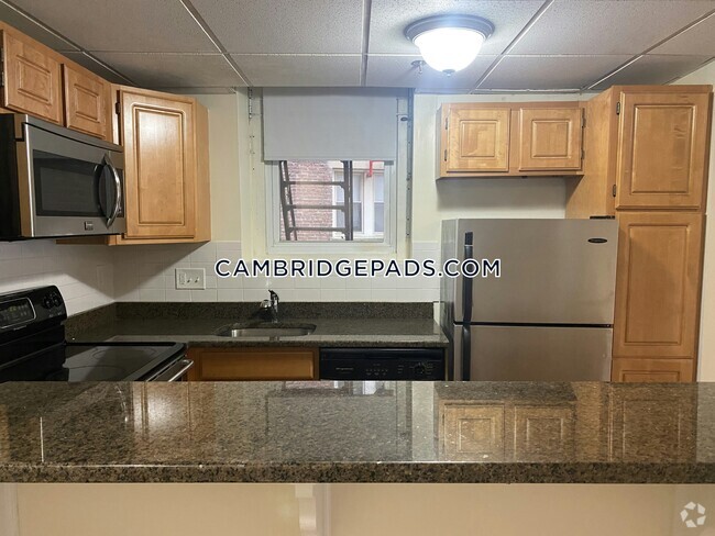 Building Photo - 1616 Massachusetts Ave Unit B2 Rental