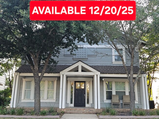 Building Photo - 1725 Harvey Mitchell Pkwy S Rental