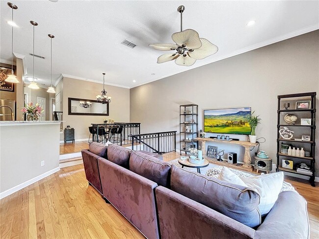 Photo - 704 Seagate Dr