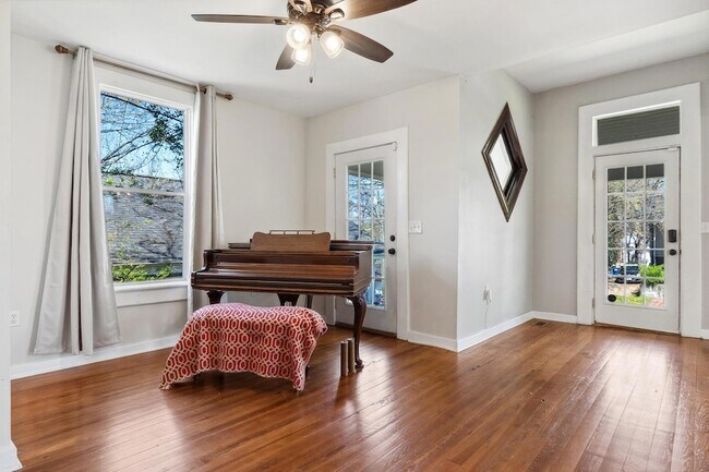 Photo - 1906 Vine St