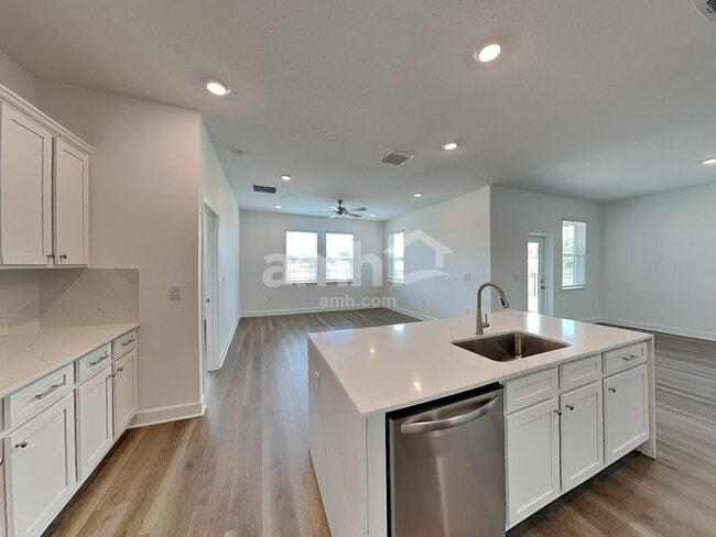 Photo - 3007 19th Ave W