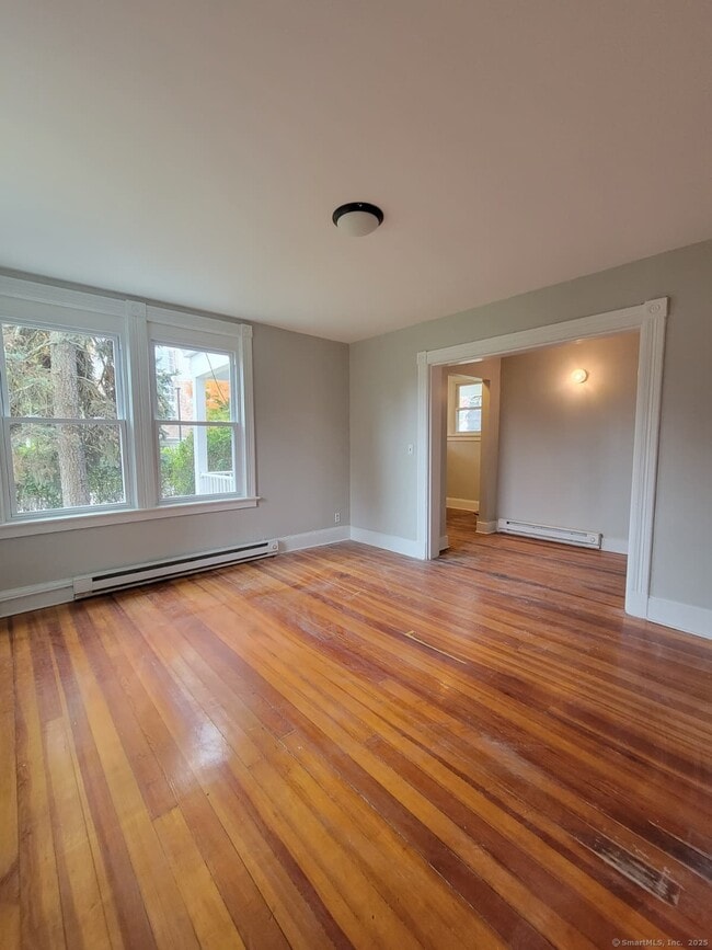 Building Photo - 3 Curve St Unit 5