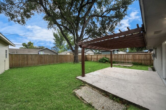 Photo - 2405 Pickerton Dr