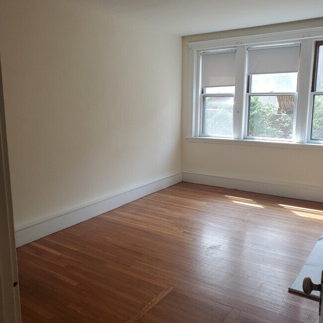 Photo - 7 Lothian Rd Unit 1